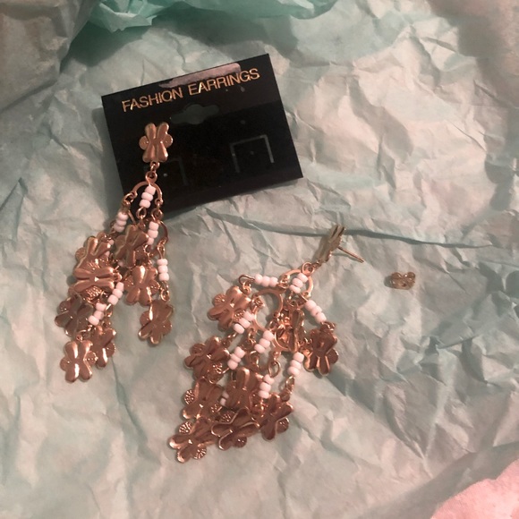 6 Different Pairs for $22 - Beautiful Earrings - Picture 11 of 11
